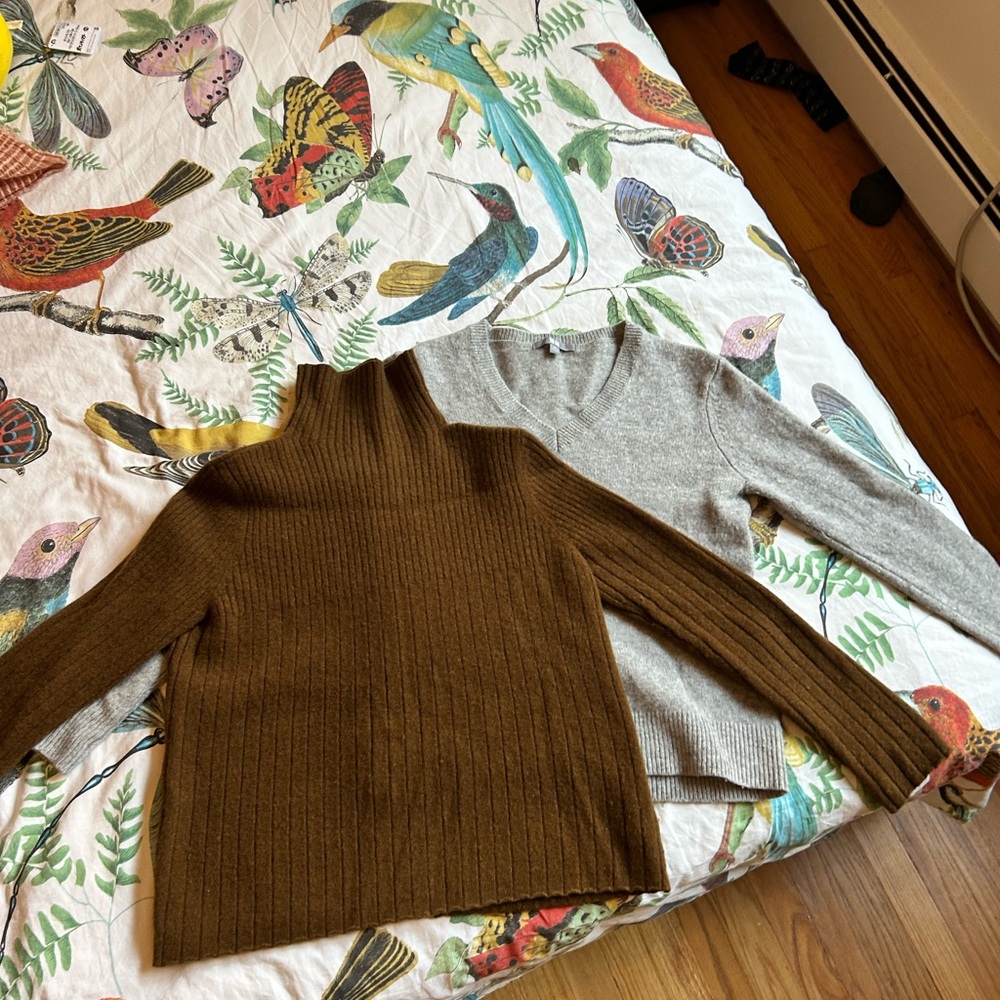 Uniqlo Brown Ribbed Turtleneck Sweater